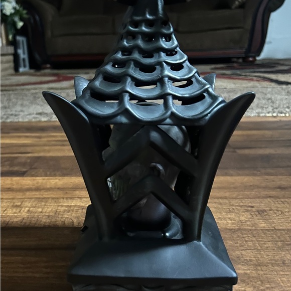 Gemmy • Halloween • Lighted • Laughing  & Talking Head Skull Lantern • Video - Picture 6 of 10